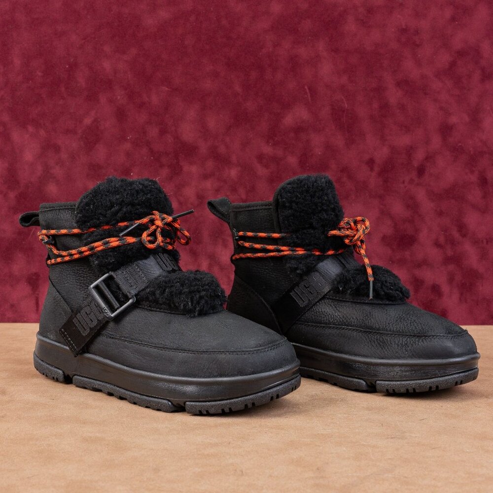 UGG Women HIker Weather Black Suede Waterproof Lace-up Boots sz 7